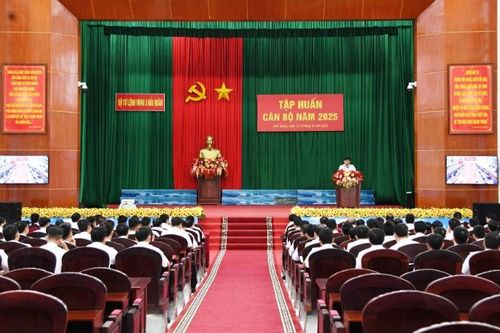 Bộ Tư lệnh Vùng 5 Hải quân tập huấn cán bộ, thực hiện tốt công tác xây dựng đơn vị chính quy