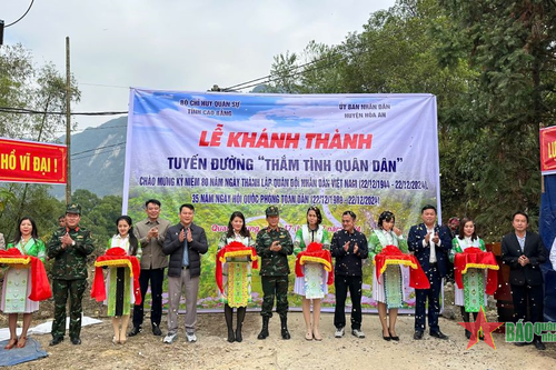 Hòa An: Khánh thành tuyến đường 'Thắm tình quân dân' tại xóm Cốc Phia, xã Quang Trung