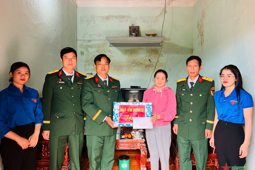 Trung đoàn 726 tổ chức nhiều hoạt động tri ân thiết thực