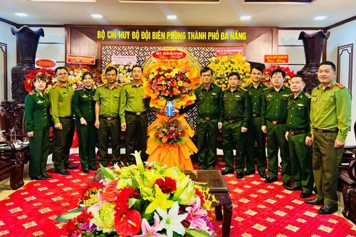 Công an thành phố Đà Nẵng thăm, chúc mừng Bộ đội Biên phòng nhân kỷ niệm 80 năm ngày thành lập Quân đội Nhân dân Việt Nam