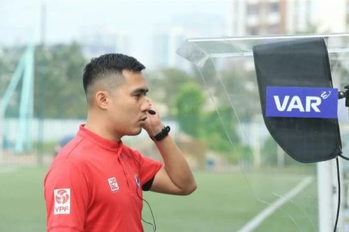 Bóng đá Việt Nam có thêm 3 trọng tài FIFA từ năm 2025