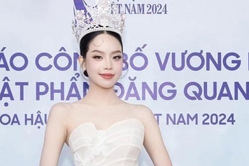 Hình ảnh dàn Hoa hậu và Á hậu trên thảm đỏ họp báo công bố vương miện Hoa hậu quốc gia Việt Nam