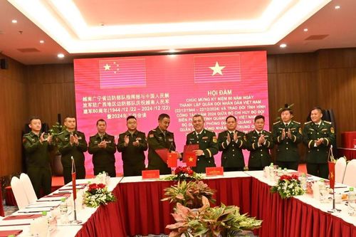 Lực lượng vũ trang Trung Quốc, Lào chúc mừng Bộ Chỉ huy BĐBP các tỉnh Quảng Ninh và Kon Tum nhân dịp kỷ niệm 80 năm Ngày thành lập QĐND Việt Nam