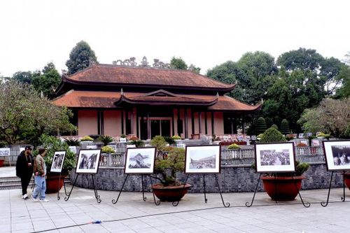 Trưng bày 220 hình ảnh 'Thành phố Thanh Hóa xưa và nay'