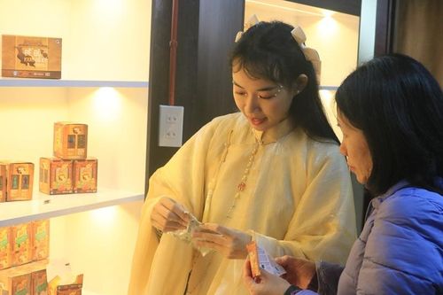 Ra mắt sản phẩm dịch vụ văn hóa 'Đế đô khảo cổ ký'