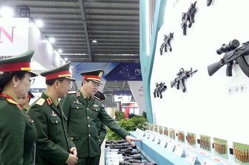 Quân giới Việt Nam giới thiệu hàng loạt thiết bị quân sự và vũ khí hiện đại