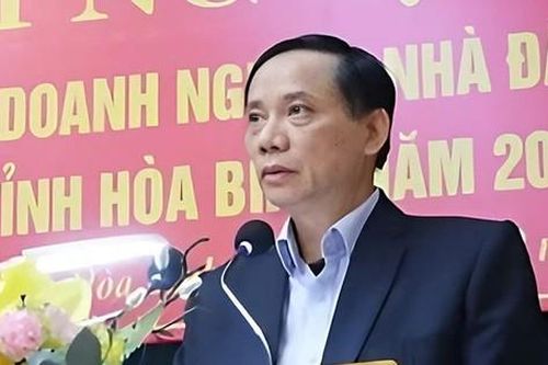 Bản tin 8H: Chủ tịch UBND tỉnh xin nghỉ hưu trước tuổi, giới thiệu nhân sự thay thế