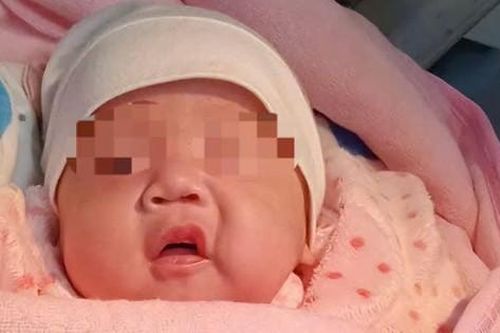 Bé gái sơ sinh bị bỏ rơi kèm mẩu giấy 'con không nuôi được vì con còn đi học'