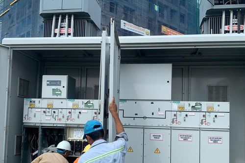 Mất điện 4 ngày giữa thành phố ở Bình Dương, hàng chục hộ dân phải đi ngủ nhờ