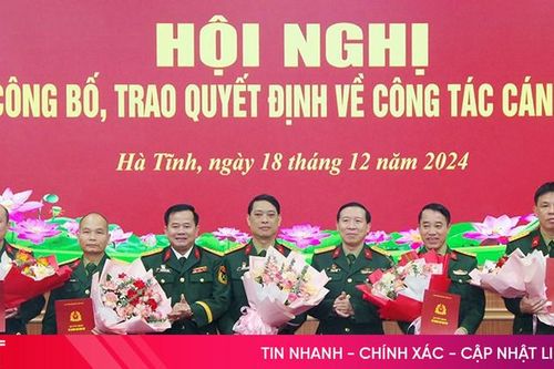 Đảng ủy Quân sự tỉnh công bố, trao quyết định về công tác cán bộ
