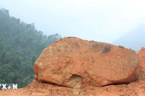 Khánh Hòa: Khắc phục các điểm sạt lở tại đèo Khánh Lê để thông xe một làn