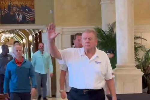 Tổng thống đắc cử Mỹ Donald Trump bất ngờ đổi kiểu tóc