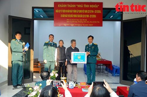 Học viện Phòng không Không quân bàn giao 'Nhà tình nghĩa' cho bệnh binh