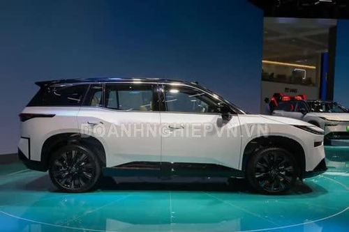 Cận cảnh SUV hoàn toàn mới của Toyota: Thiết kế ấn tượng, công suất 201 mã lực, giá gần 330 triệu đồng
