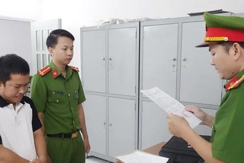 Khởi tố, bắt tạm giam đối tượng thuê xe ô tô đem đi cầm cố