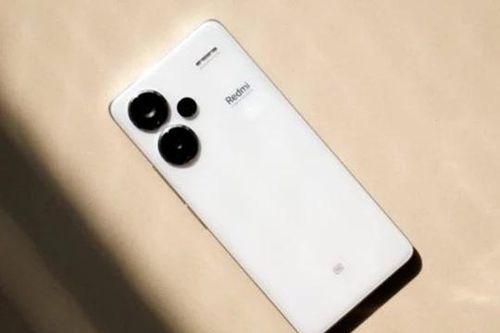 Đây là siêu phẩm tầm trung, giá ngang iPhone 11, bộ nhớ nhiều gấp đôi, màn xịn như Galaxy S24 Ultra
