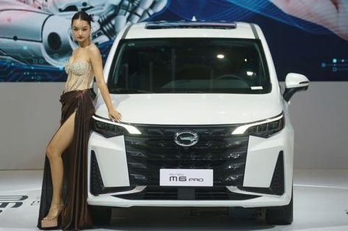 Trước khi tăng giá, GAC tặng quà cho khách mua xe