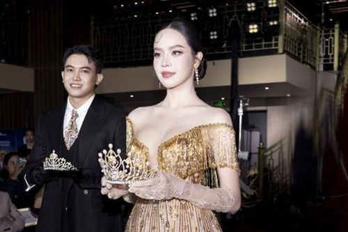 Hoa hậu Thanh Thủy khoe hình thể nóng bỏng với vương miện 1.079 viên đá quý