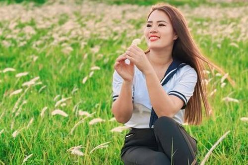 Nhan sắc đời thường quyến rũ của người đẹp Yên Bái vừa đăng quang hoa hậu