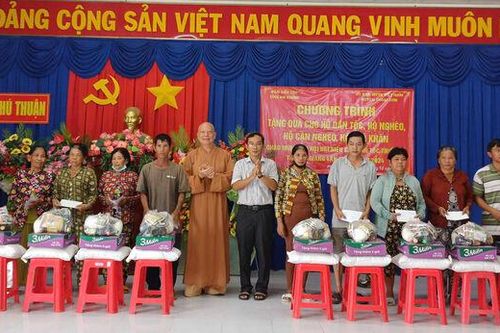 Thoại Sơn nỗ lực vượt khó