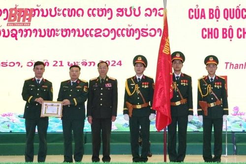 Vững bước dưới cờ Quyết Thắng