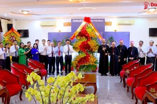Bí thư Tỉnh ủy Nguyễn Hồng Lĩnh thăm, chúc mừng Giáng sinh Tòa Giám mục Xuân Lộc