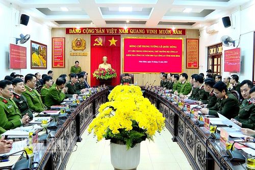 Thứ trưởng Bộ Công an Lê Quốc Hùng làm việc tại Công an tỉnh Ninh Bình