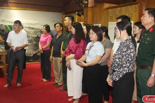 Phát huy vai trò của công tác tuyên truyền trong xây dựng, chỉnh đốn Đảng và củng cố hệ thống chính trị