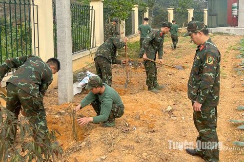 Trung đoàn 148 thực hiện hành quân dã ngoại làm công tác dân vận tại Yên Sơn