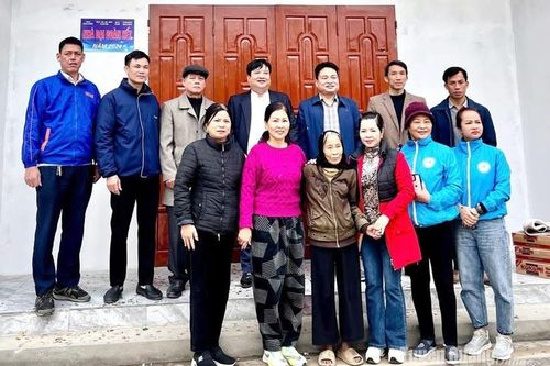 Khánh thành 2 nhà Đại đoàn kết ở Sơn Dương