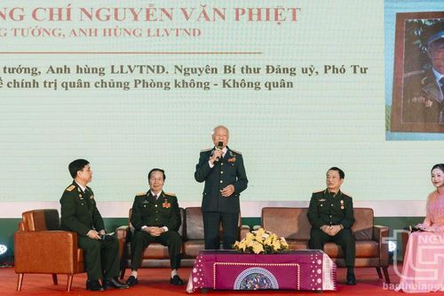 Giao lưu 'Tự hào truyền thống Quân đội nhân dân Việt Nam anh hùng'