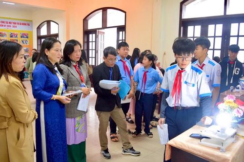 Đánh thức tiềm năng sáng tạo, đam mê nghiên cứu trong học sinh