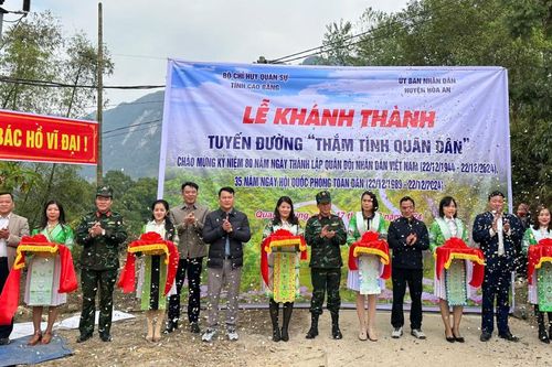 Khánh thành tuyến đường 'Thắm tình quân dân' tại xóm Cốc Phia, xã Quang Trung (Hòa An)
