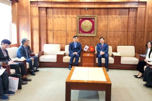 Đoàn công tác Đại sứ quán Hàn Quốc tại Việt Nam chào xã giao lãnh đạo tỉnh