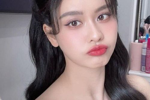 Mỹ nhân Vbiz bị gãy xương sườn phải nằm bất động 3 tiếng: Làm mẹ đơn thân, U40 trẻ đẹp như chị của con trai