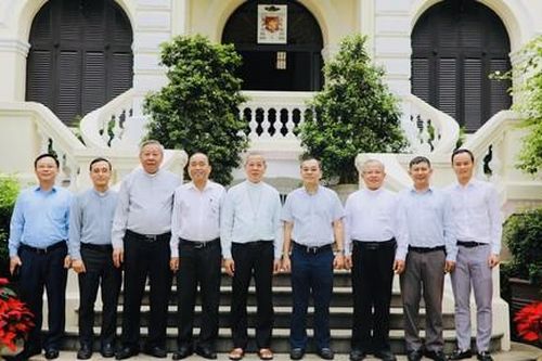 Lãnh đạo Công an TPHCM chúc mừng Giáng sinh Tổng Giáo phận TPHCM
