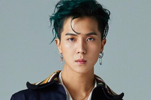 Sao Hàn 18/12: Nam idol bị tố 'bỏ bê nghĩa vụ quân sự', dân mạng phẫn nộ