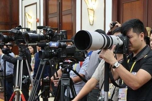 Tự do ngôn luận, tự do báo chí trong khuôn khổ của hiến pháp và pháp luật