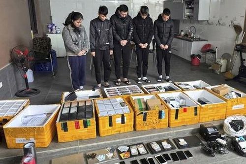 Nhóm người lừa đảo, chiếm đoạt gần 8 tỷ đồng bằng việc bán iphone 'dỏm'