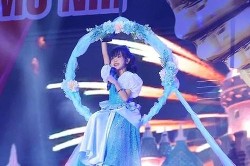 Trở thành Á quân MC nhí toàn quốc 2024 nhờ hóa thân thành công chúa Disney