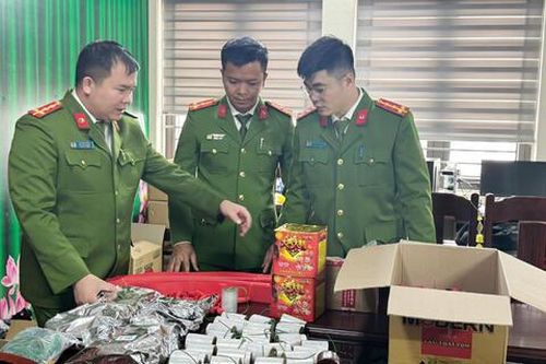 Lên mạng đặt mua nguyên liệu để 'chế' pháo tại nhà
