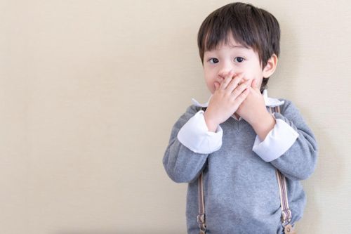 Trẻ thường xuyên chửi bậy, cha mẹ phải làm gì?