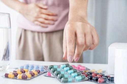 Thủng dạ dày vì một thói quen nhiều người hay làm khi đau