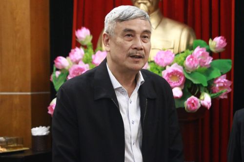 Gia đình Thiếu tướng Trần Tử Bình đến thăm nhà tù Hỏa Lò
