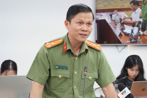 Cảnh báo người dân mua pháo hoa giả dịp Tết