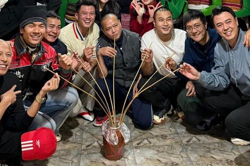 Bộ ba phim 'Anh có phải đàn ông không' hội ngộ ở nhà Hà Việt Dũng
