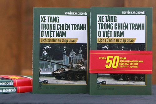 Ra mắt cuốn sách về những trang sử hào hùng của bộ đội tăng thiết giáp