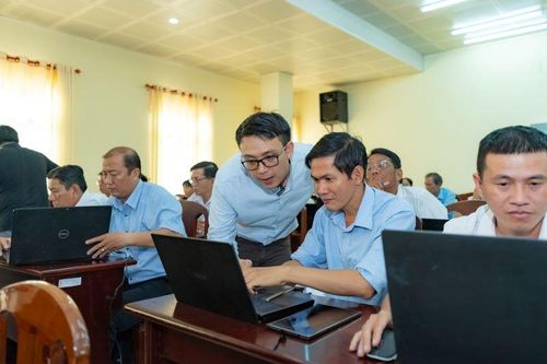 Hơn 1.400 giáo viên tham dự chương trình tập huấn AI