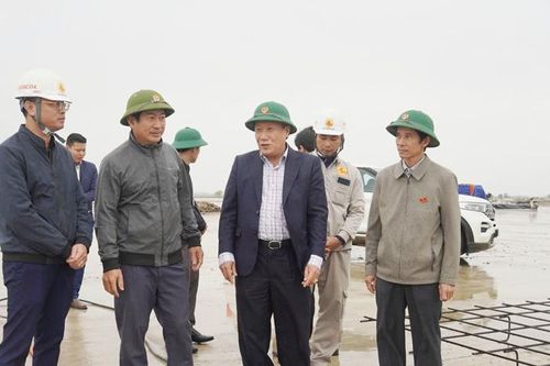 Khẩn trương bàn giao mặt bằng phục vụ thi công Dự án Cảng hàng không Quảng Trị
