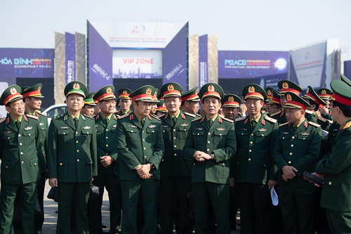 Hơn 240 đơn vị, doanh nghiệp trong và ngoài nước tham gia trưng bày